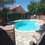 Σπίτι διακοπών Avec Piscine 12 Personnes